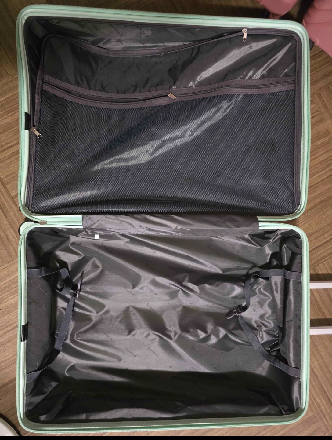 Carry on and size 24 Fashion Suitcase - Virtually Unbreakable - photo 3