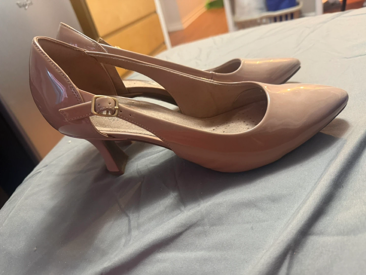Clarks Women's Pink Patent Heels - photo 2