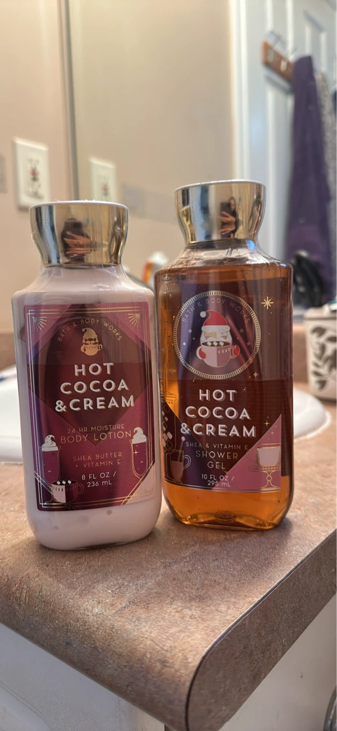 Bath & Body Works Hot Cocoa & Cream Lotion and Shower Gel Set