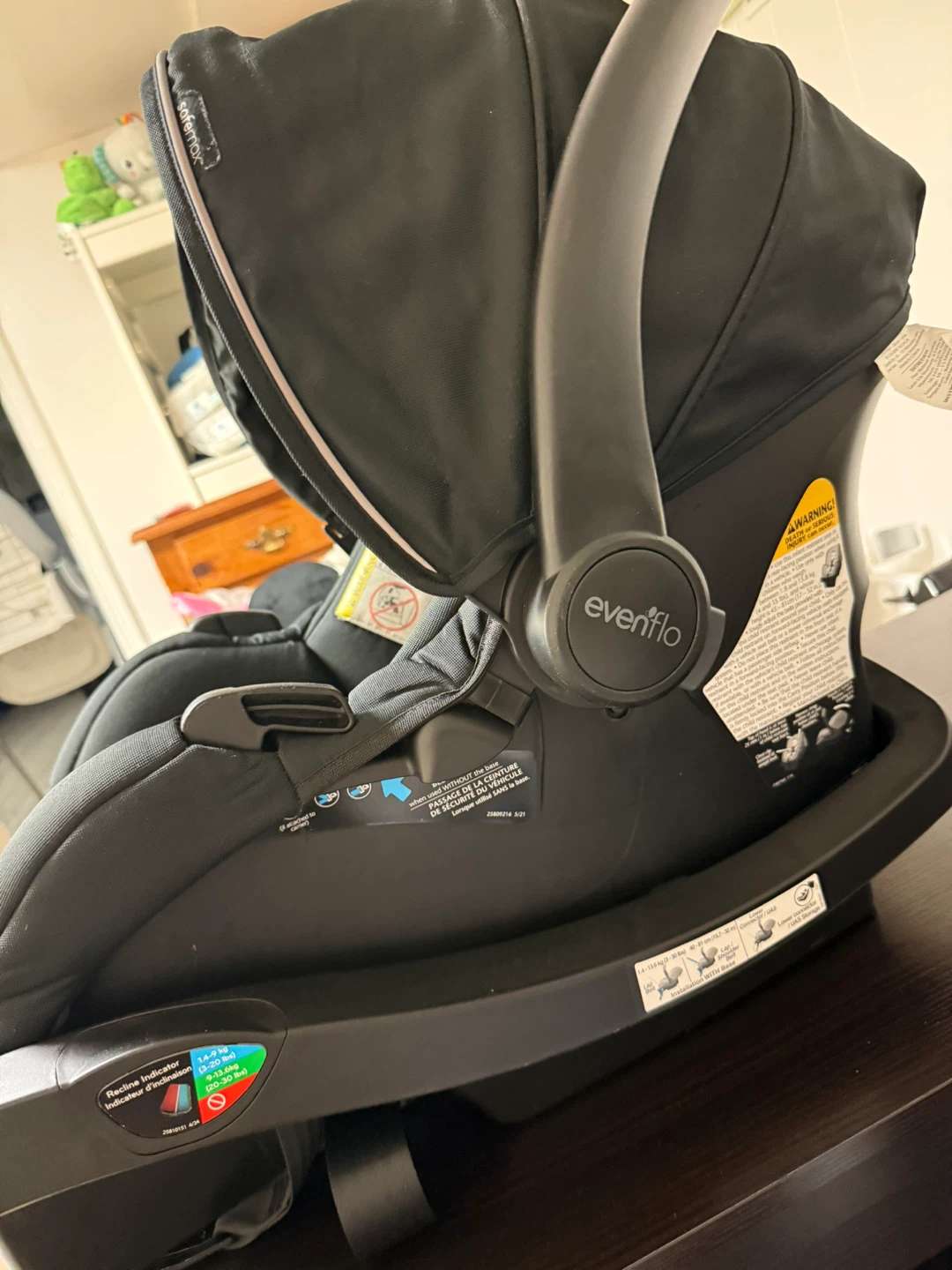 Evenflo Safemax Infant Car Seat with Base - photo 4