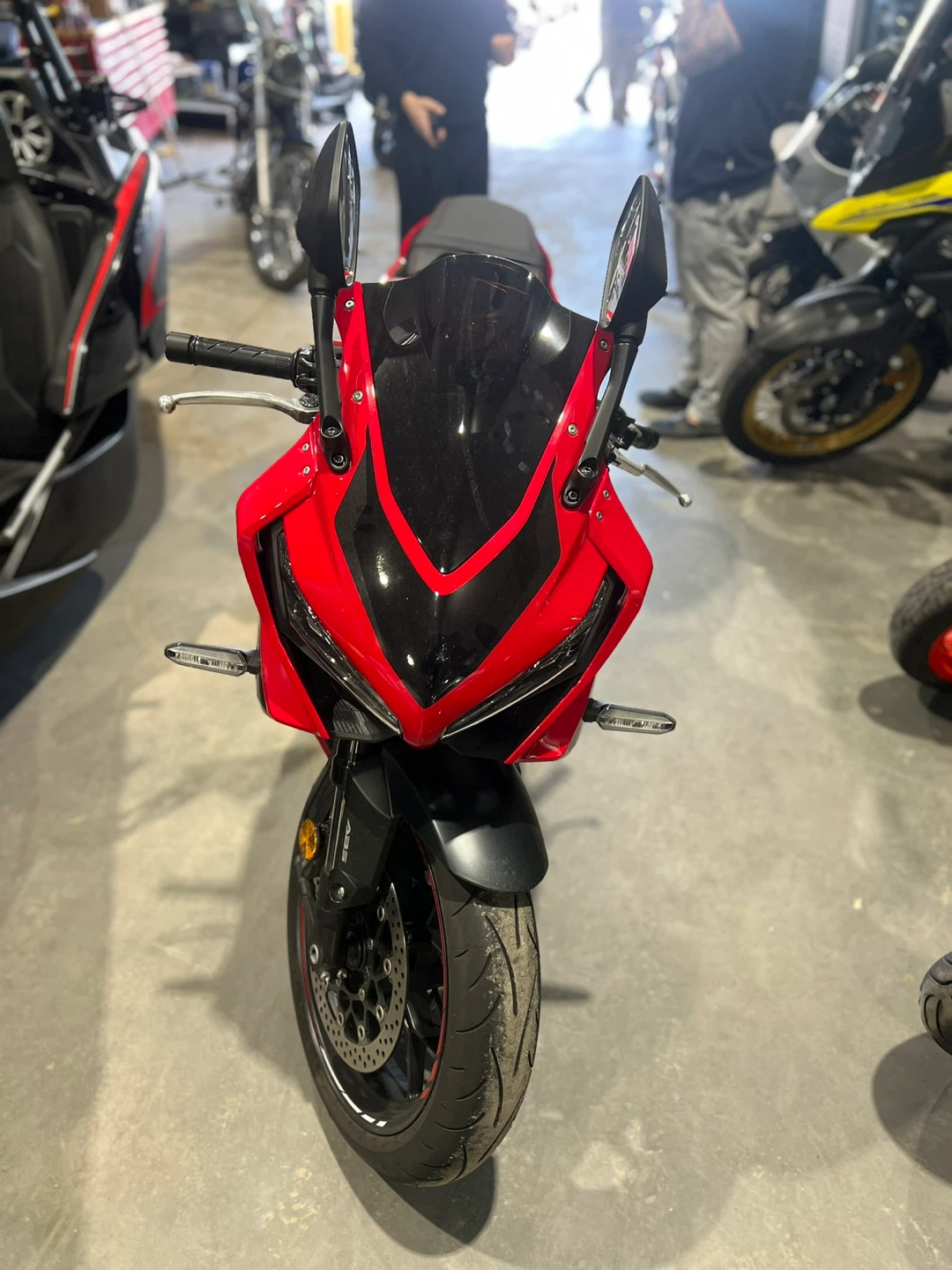 2023 Honda CBR650R - photo 3