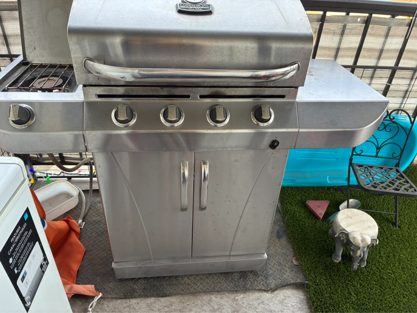 Char-Broil Commercial Series 4-Burner Gas Grill - photo 2