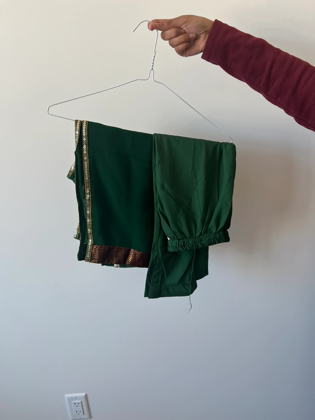 Red & Green Embroidered Indian Suit Set size 38 - photo 2