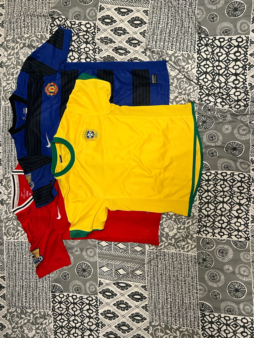 Soccer Jerseys Bundle: Ronaldinho Brazil & Man United