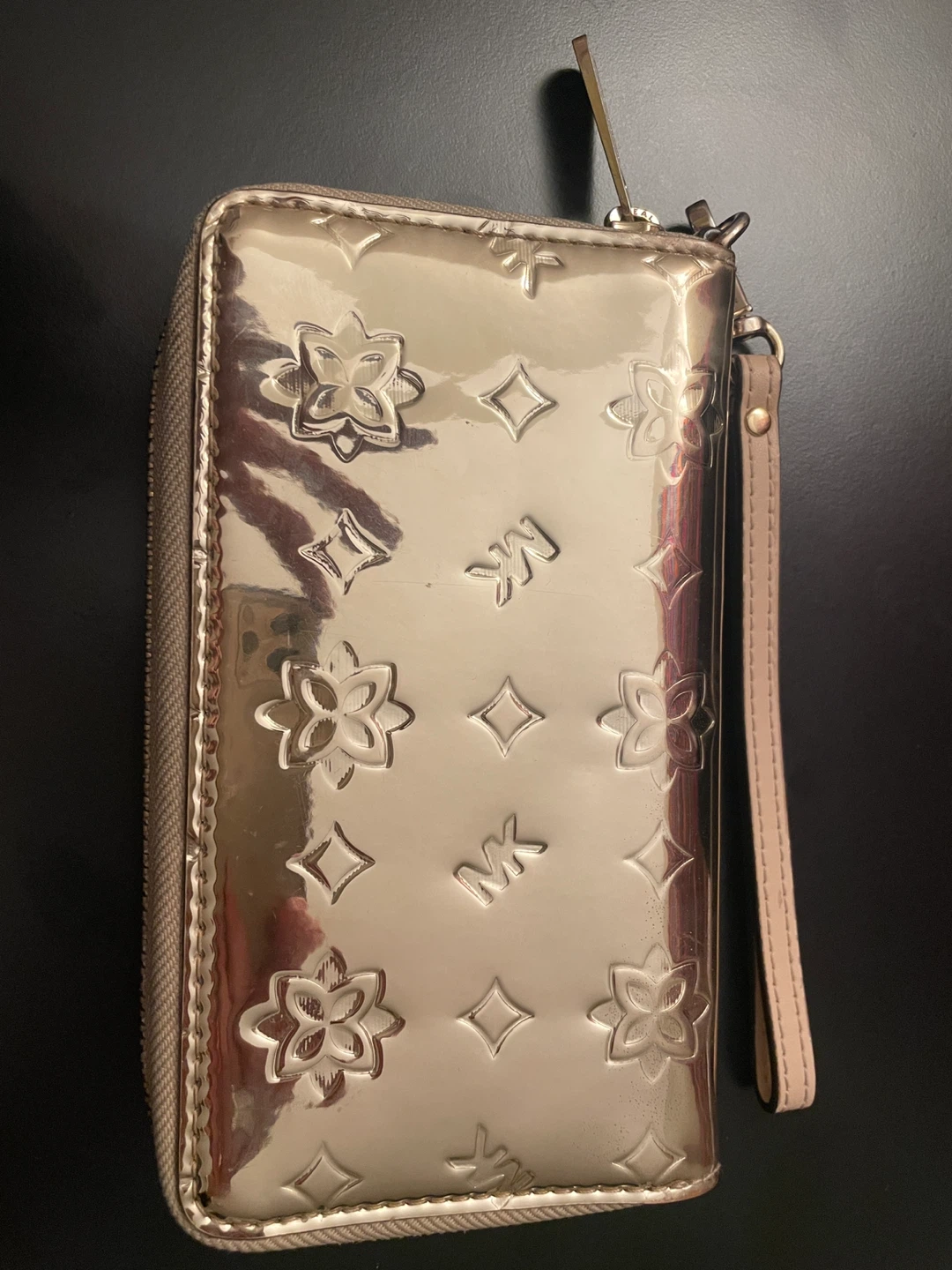 Michael Kors Wristlet - photo 3