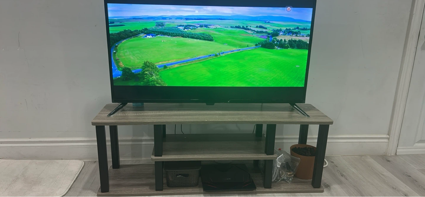 TV and TV stand - photo 3