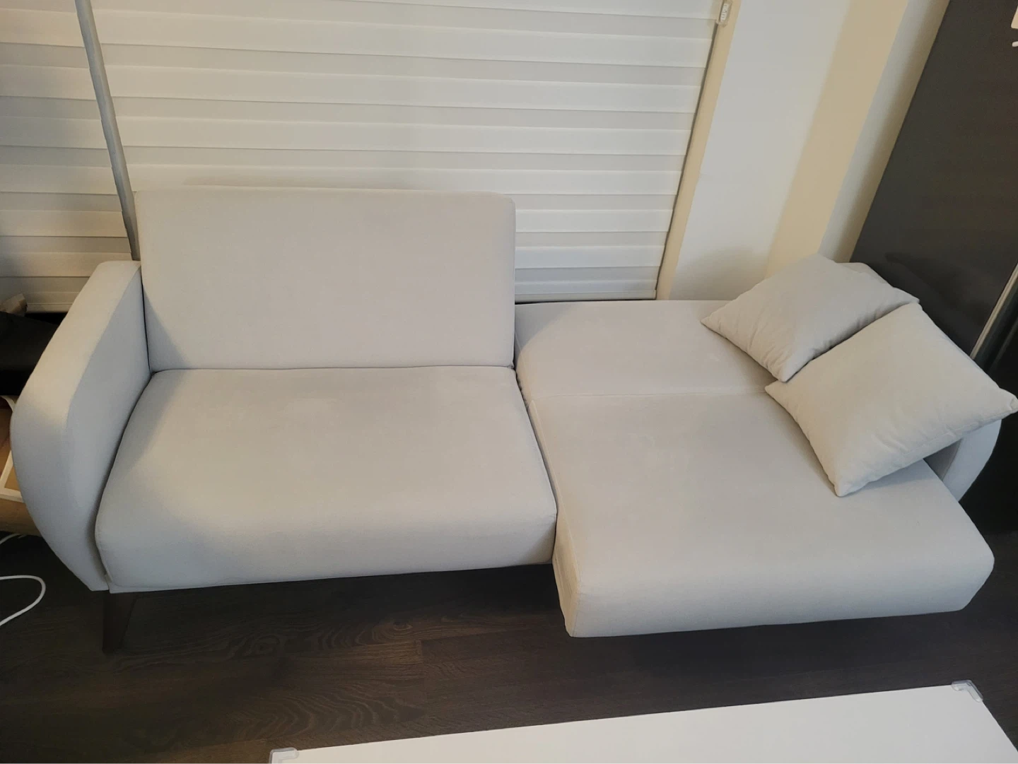 Sofa bed. Water & stain resistant. Built in storage. - photo 4
