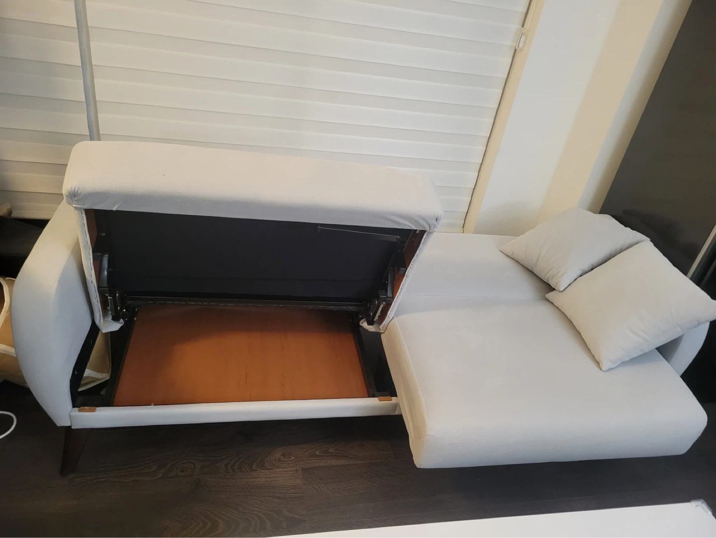 Sofa bed. Water & stain resistant. Built in storage. - photo 3
