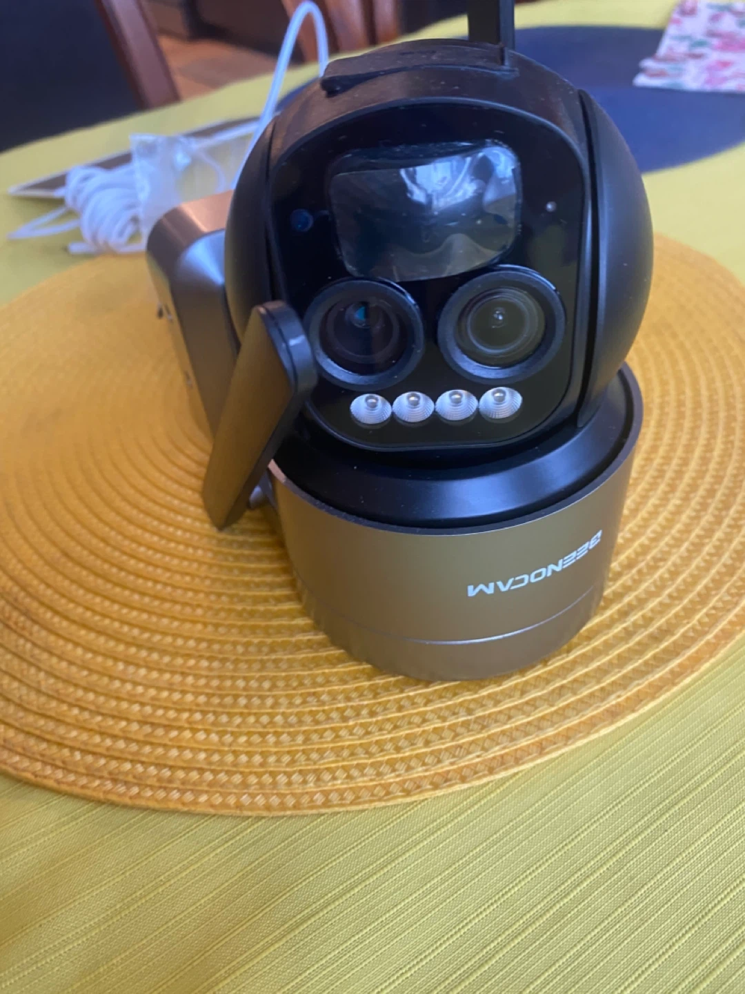 BEENDOCAM Smart Battery Camera with Solar Panel