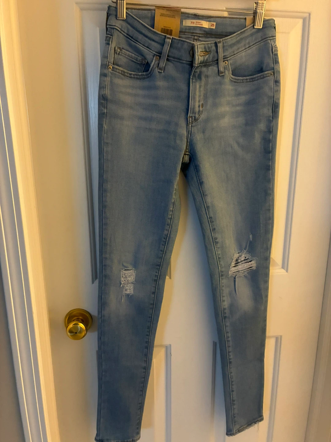 Levi's 711 Skinny Jeans