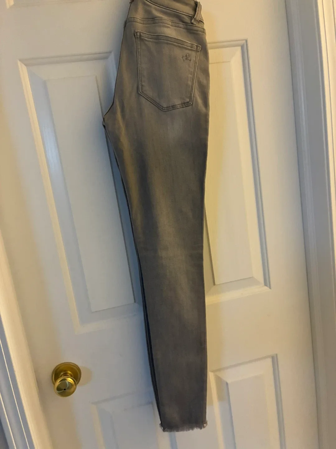 DL1961 Women's Grey Skinny Jeans Size 26