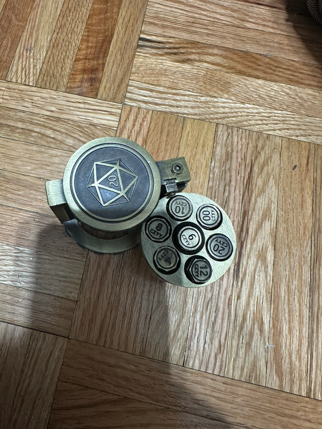 CZY Y Metal Polyhedral Dice Set with Spinning Revolver Container - photo 2
