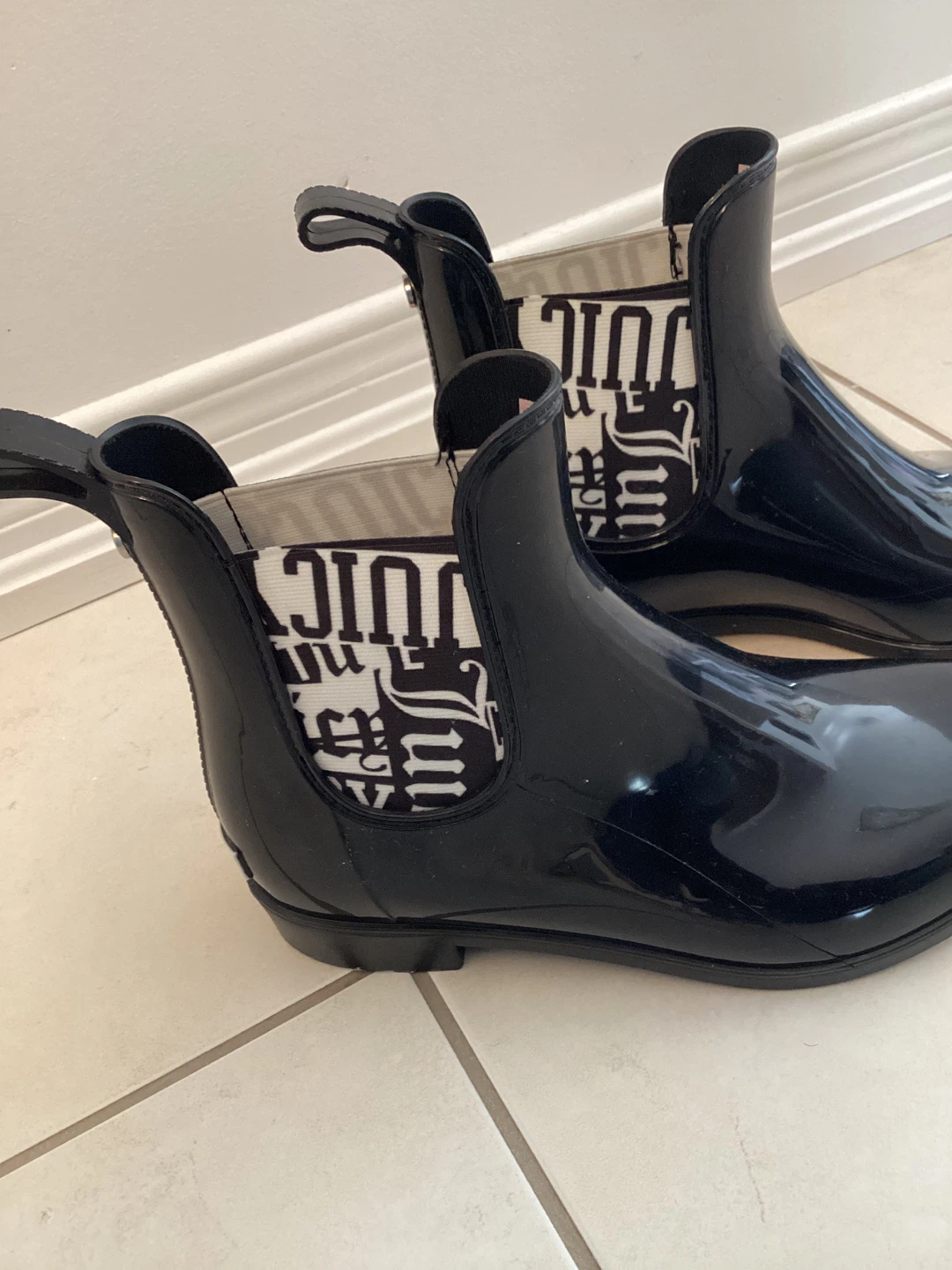 Juicy Couture Black Chelsea Rain Boots - photo 2