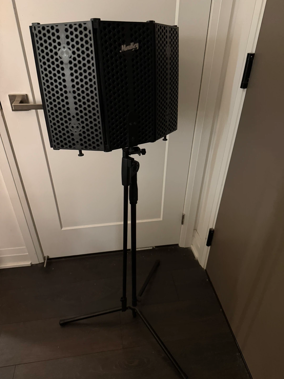 Moukey Portable Vocal Microphone Isolation Shield