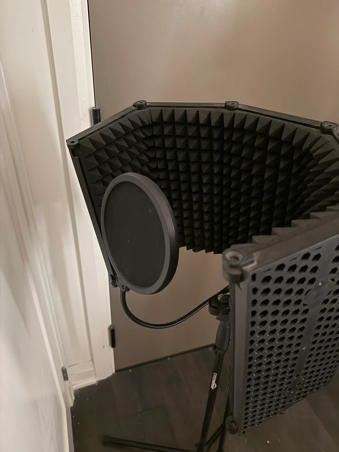Moukey Portable Vocal Microphone Isolation Shield - photo 3