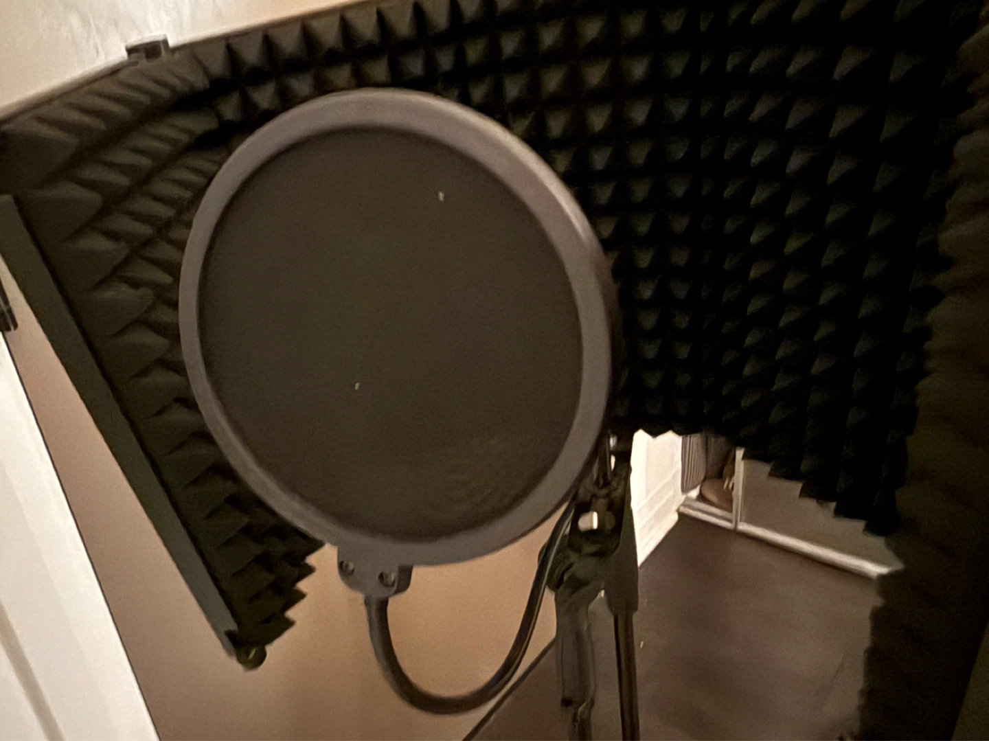 Moukey Portable Vocal Microphone Isolation Shield - photo 4