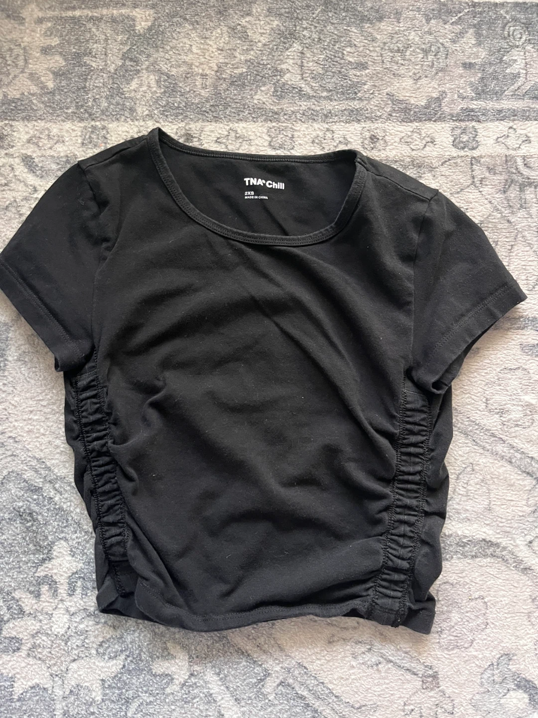 TNA Chill Black Ruched Cropped T-Shirt - 2XS