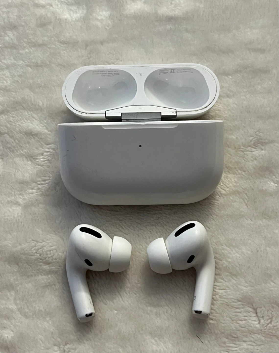 Apple AirPods Pro 1st Generation - photo 2