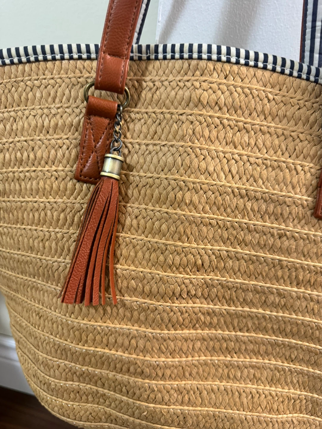Straw Tote Bag with Faux Leather Straps and Tassel Accent - photo 2