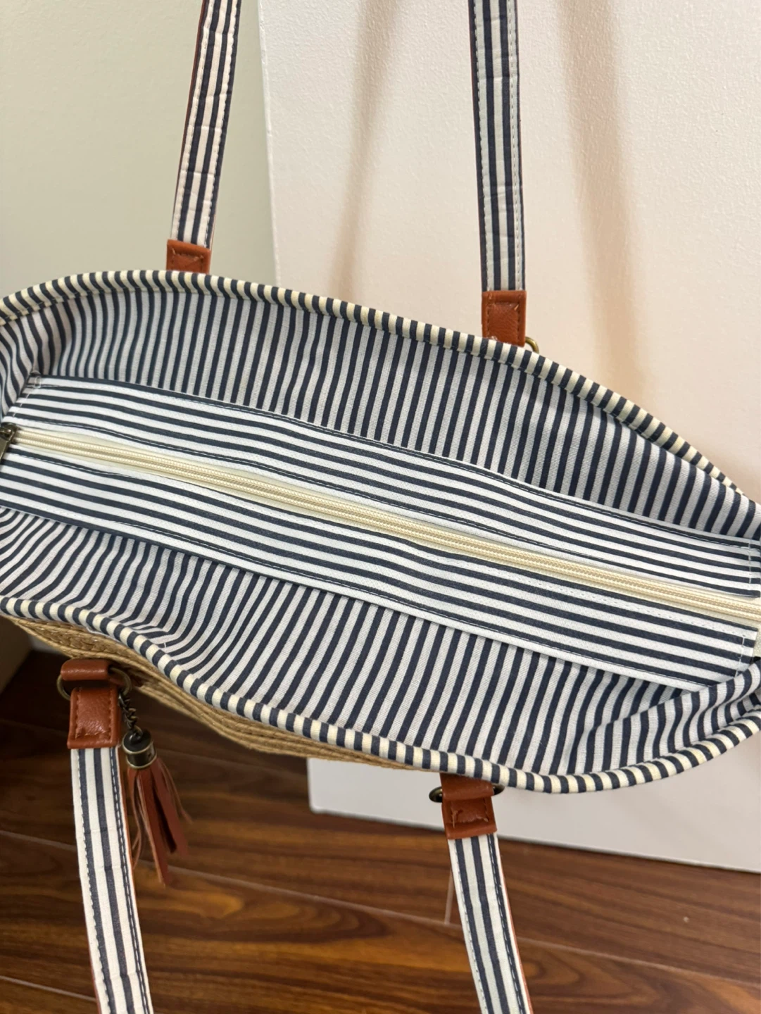 Straw Tote Bag with Faux Leather Straps and Tassel Accent - photo 4