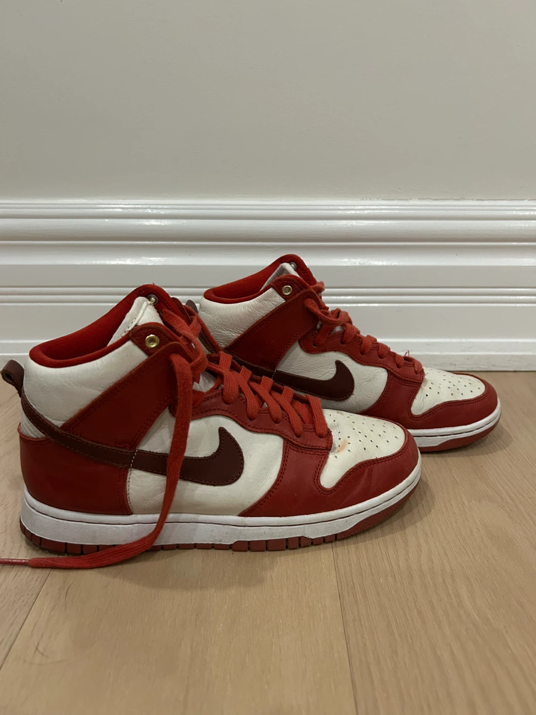 Nike Dunk High Top Sneakers Red/White Size US 8w - photo 4