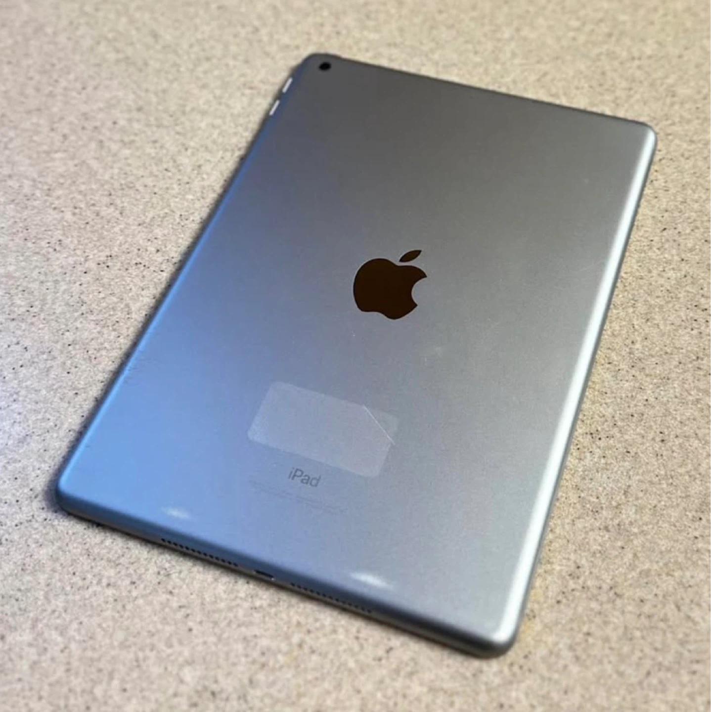 Apple iPad (5th Generation) 128 GB - Silver - photo 4