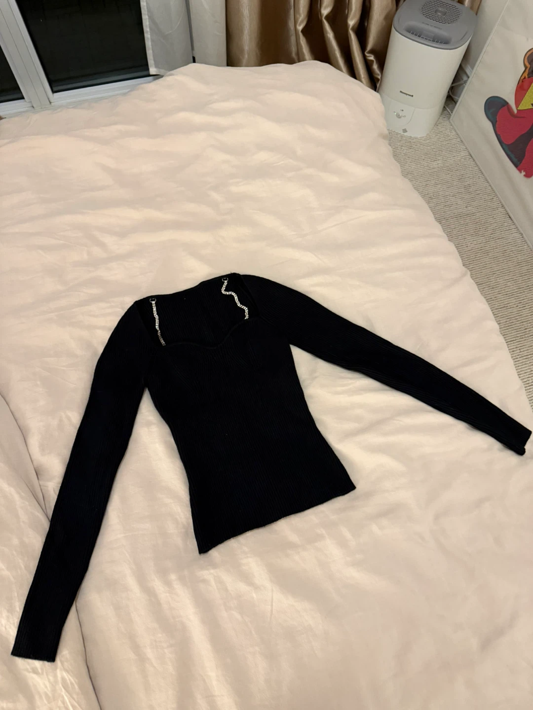 Black long-sleeve ribbed top sweater with rhinestone straps