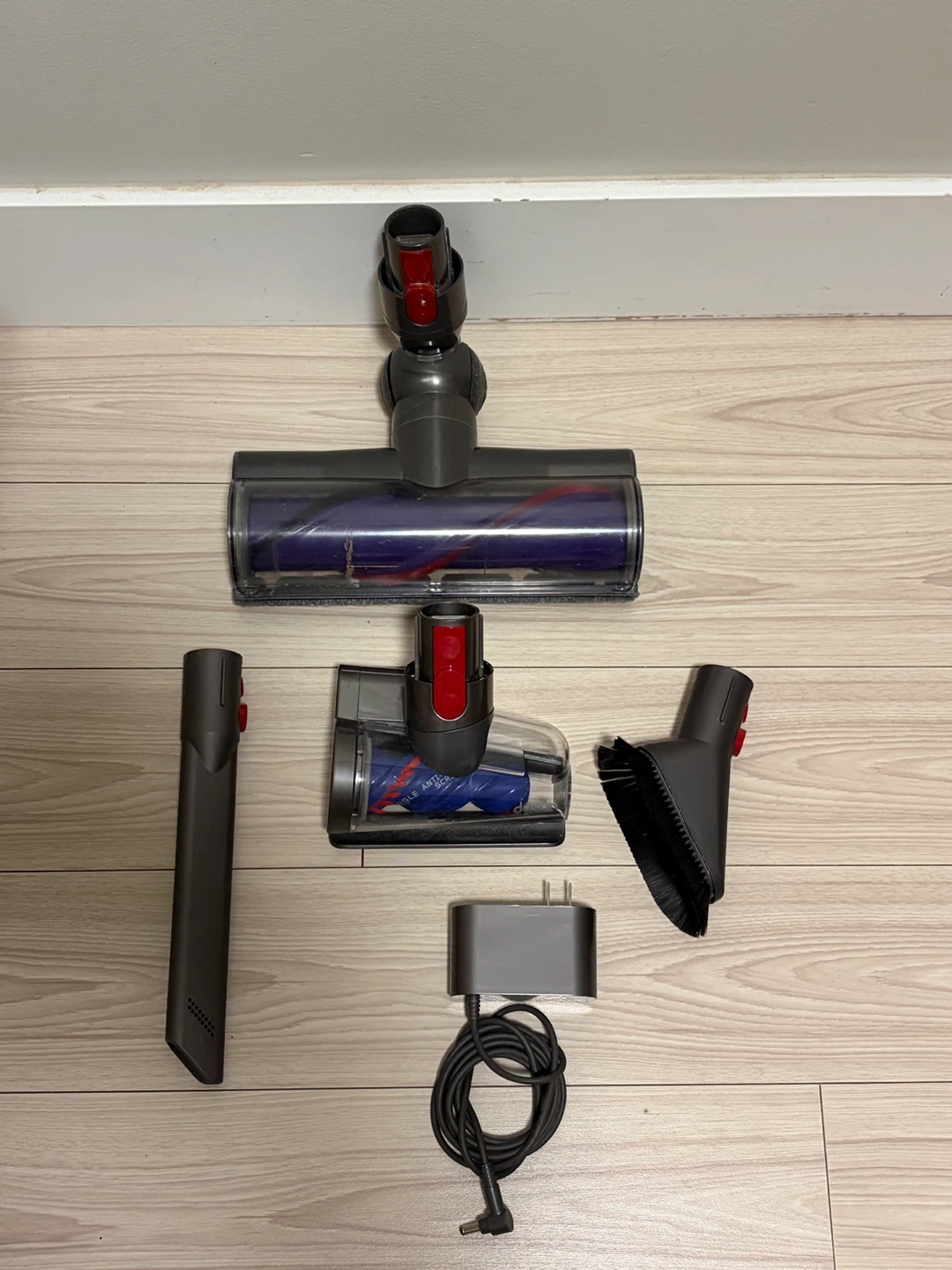 Dyson Cordless Vacuum- V15 - photo 2