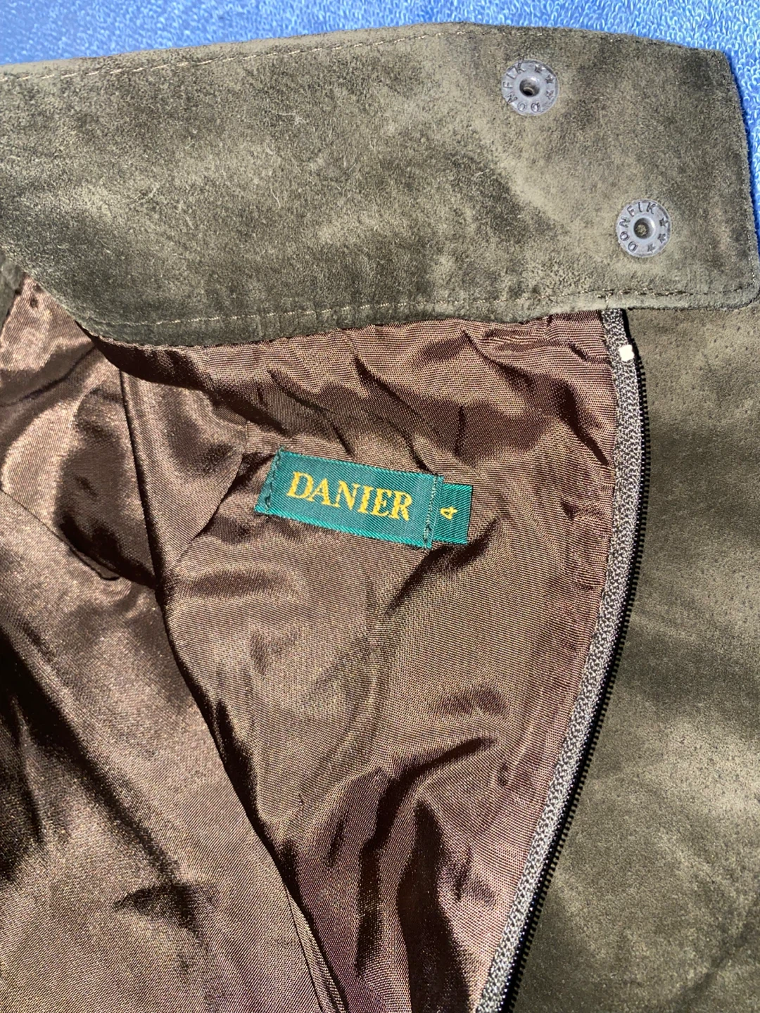 Danier Suede Skirt - Olive Green - photo 4