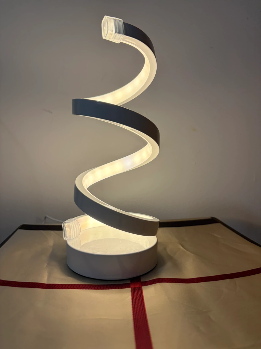 Modern Spiral LED Table Lamp - Black - photo 3