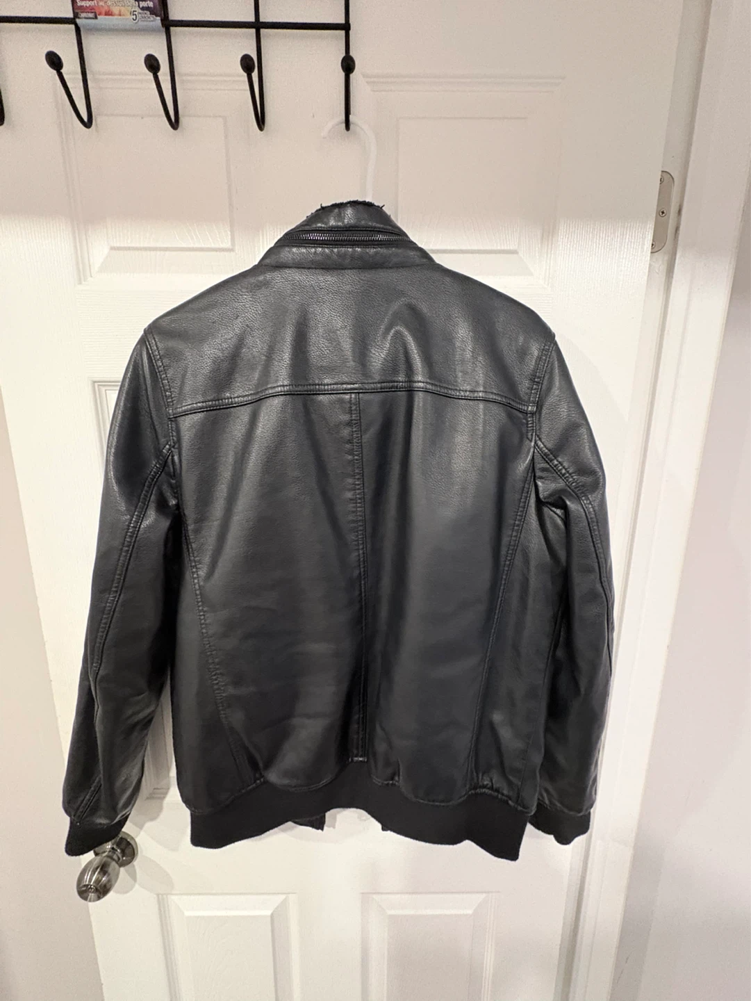 Levi’s Black Sherpa Bomber Jacket – Men’s Medium