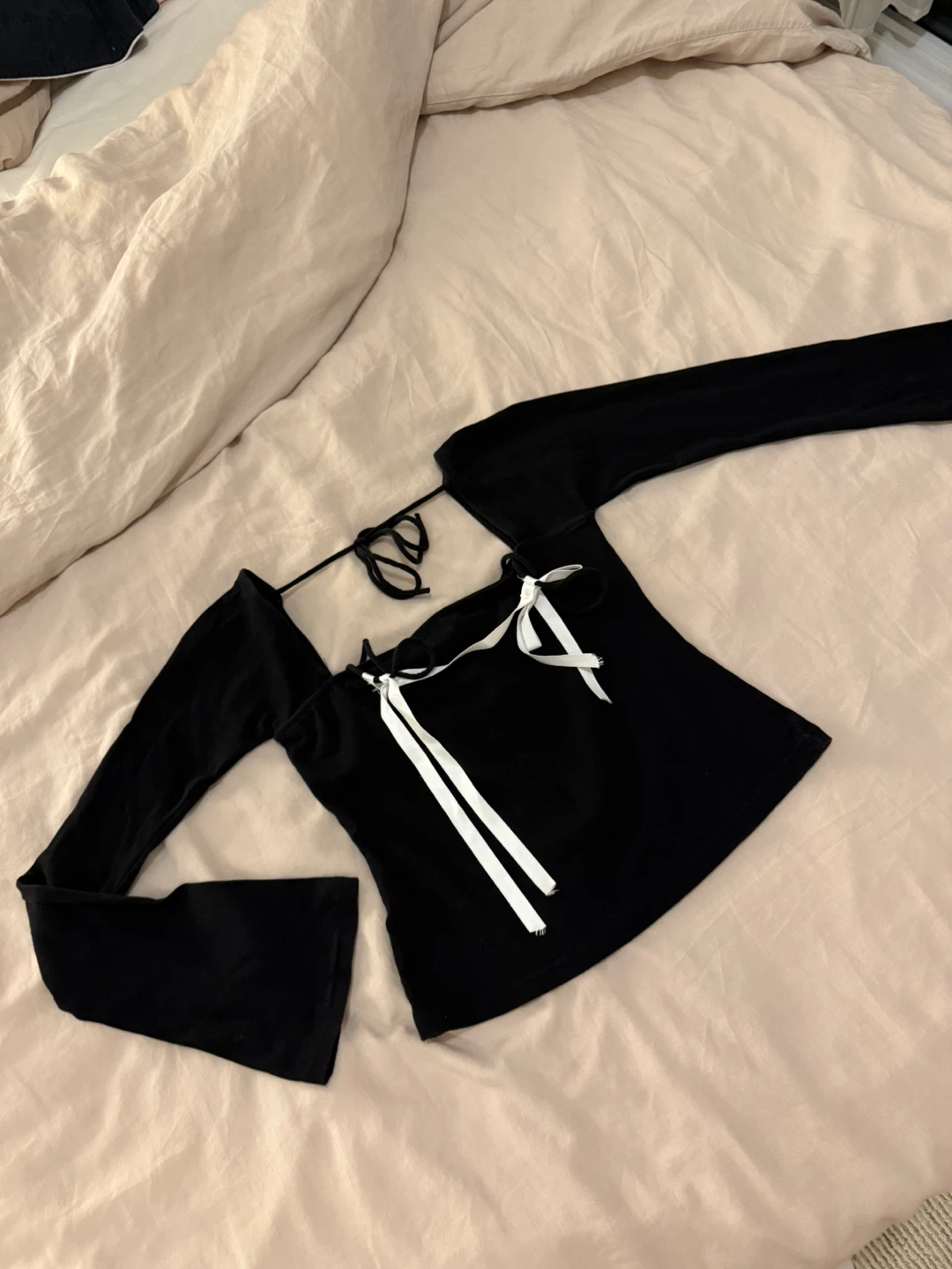 Black long sleeve square neck tie top - photo 2