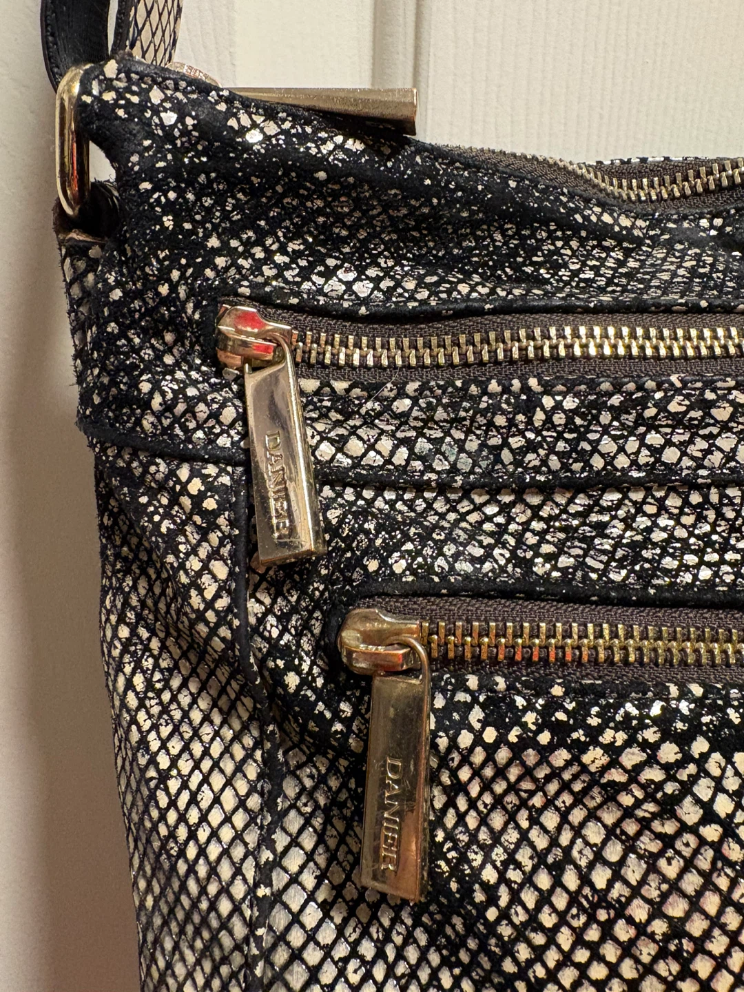 Danier Leather Crossbody Bag - photo 3