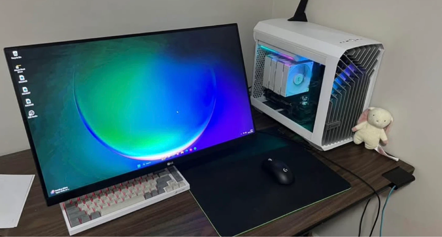 Gaming PC | Ryz 7 5800XT | RX 6600 | 32GB RAM | 144hz Monitor