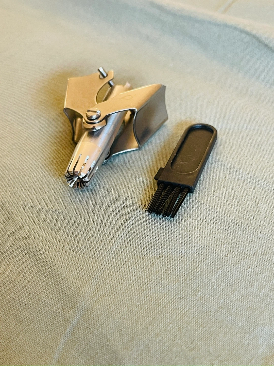 Nose Hair Trimmer with Cleaning Brush - photo 3