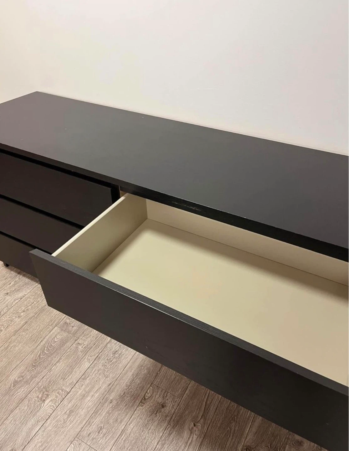 Ikea like new 6 drawer dresser *Free delivery - photo 3