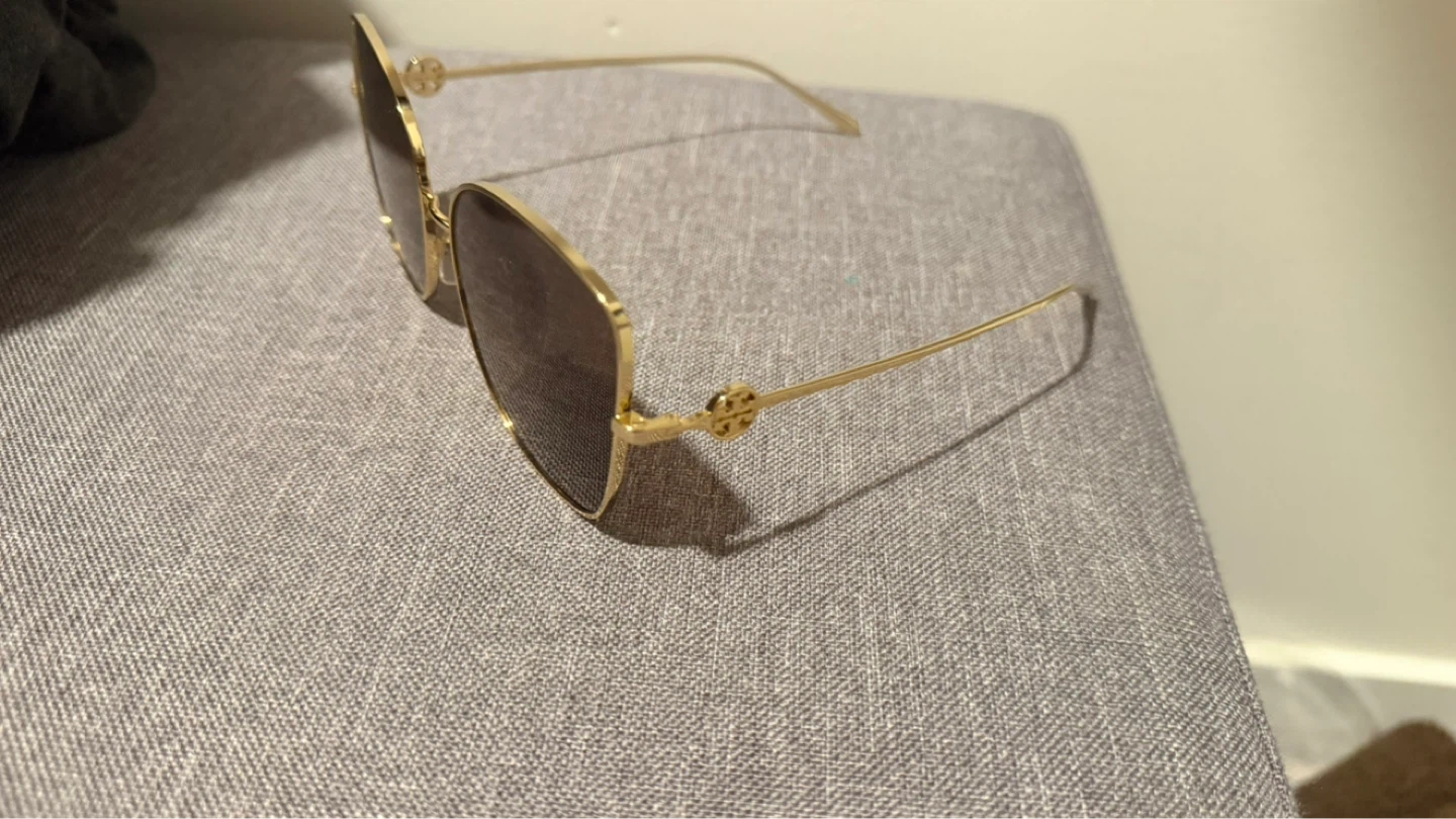 Tory Burch Sunglasses - Gold Frame - photo 4