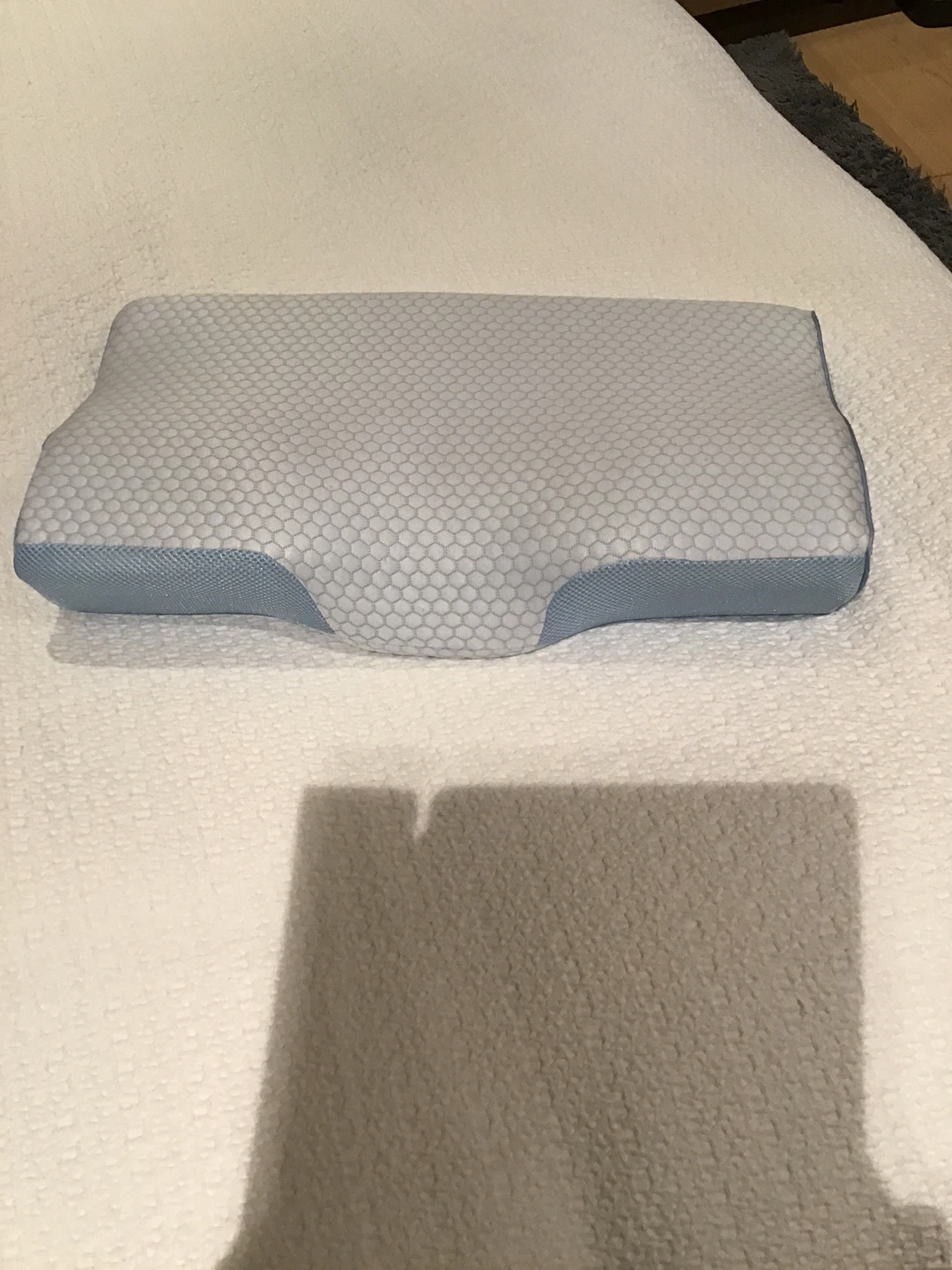 2 derilla pillows