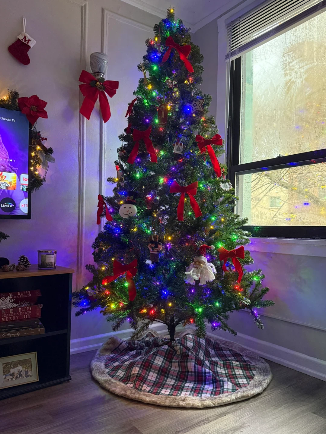 Pre-lit Artificial Christmas Tree with Ornaments and Skirt - photo 3