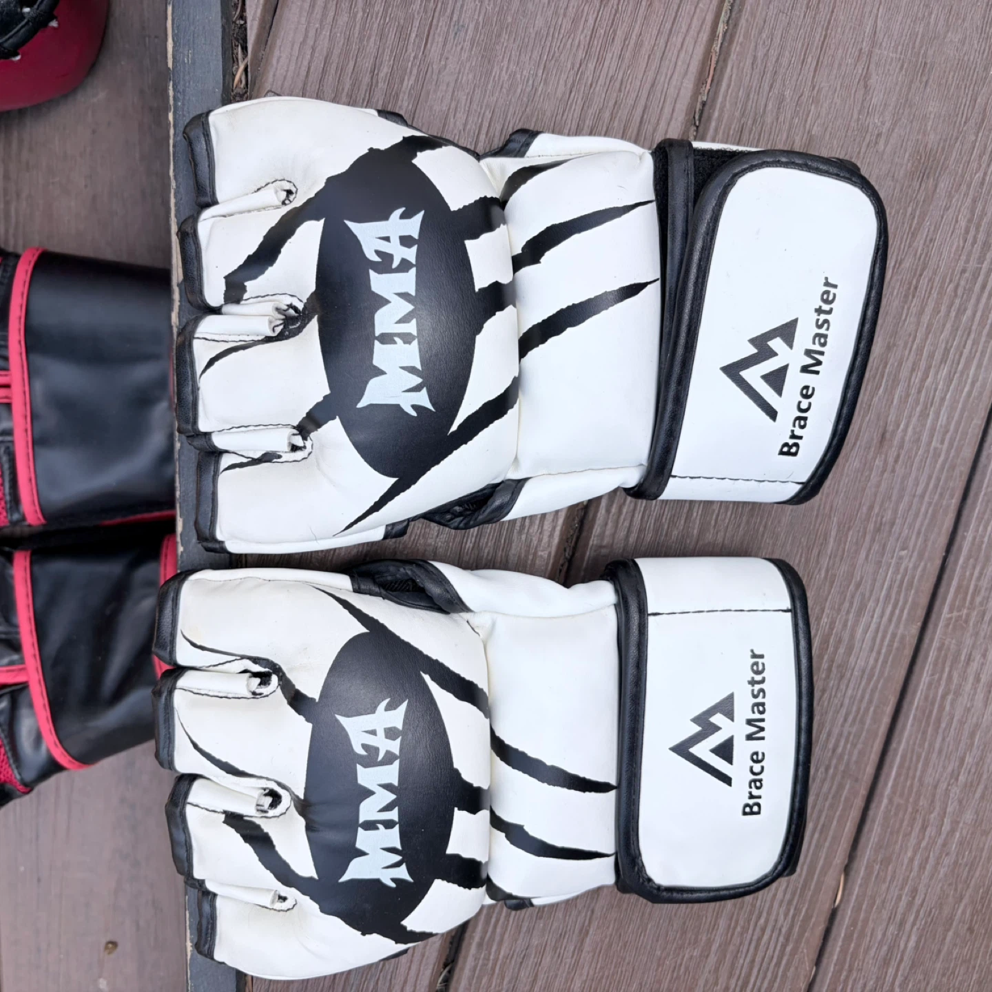 UFC and Brace Master MMA BRAND NEW Gear Set - photo 3