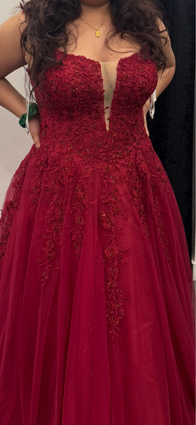 Red Gown. Dress for formal event - photo 5