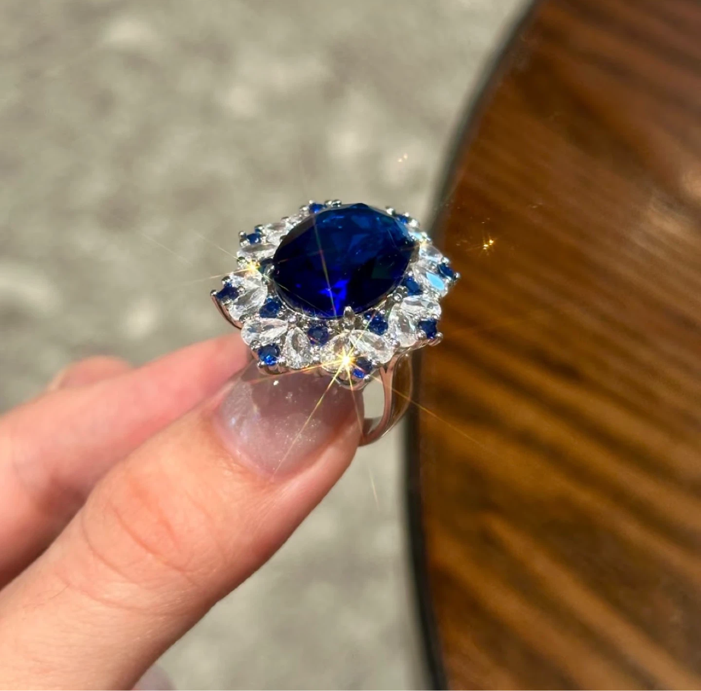 "Heart of the Ocean" Style Ring - High-End Cluster Setting - photo 2