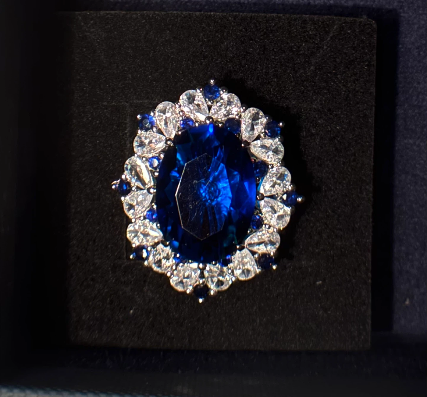 "Heart of the Ocean" Style Ring - High-End Cluster Setting - photo 3