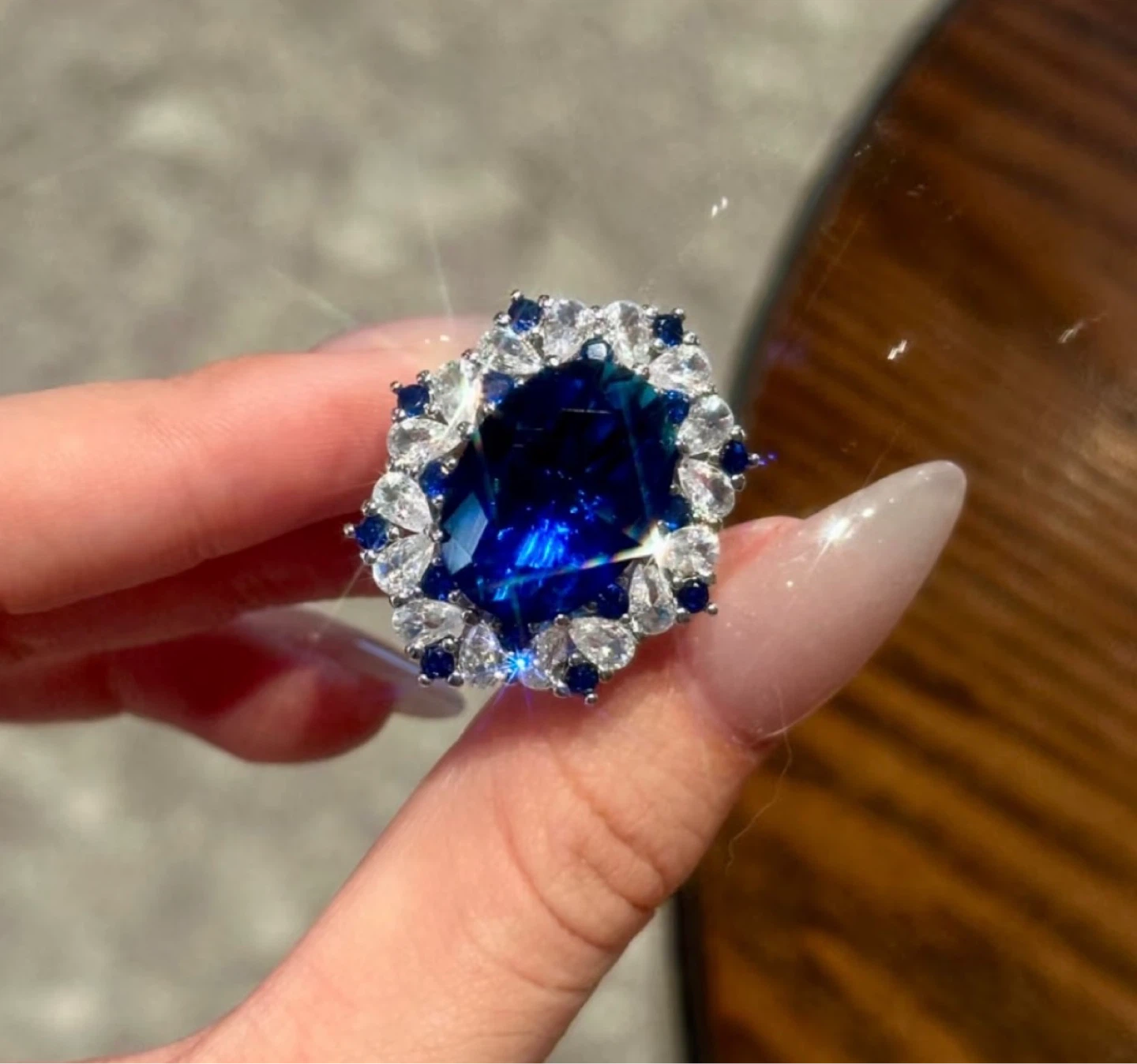 "Heart of the Ocean" Style Ring - High-End Cluster Setting