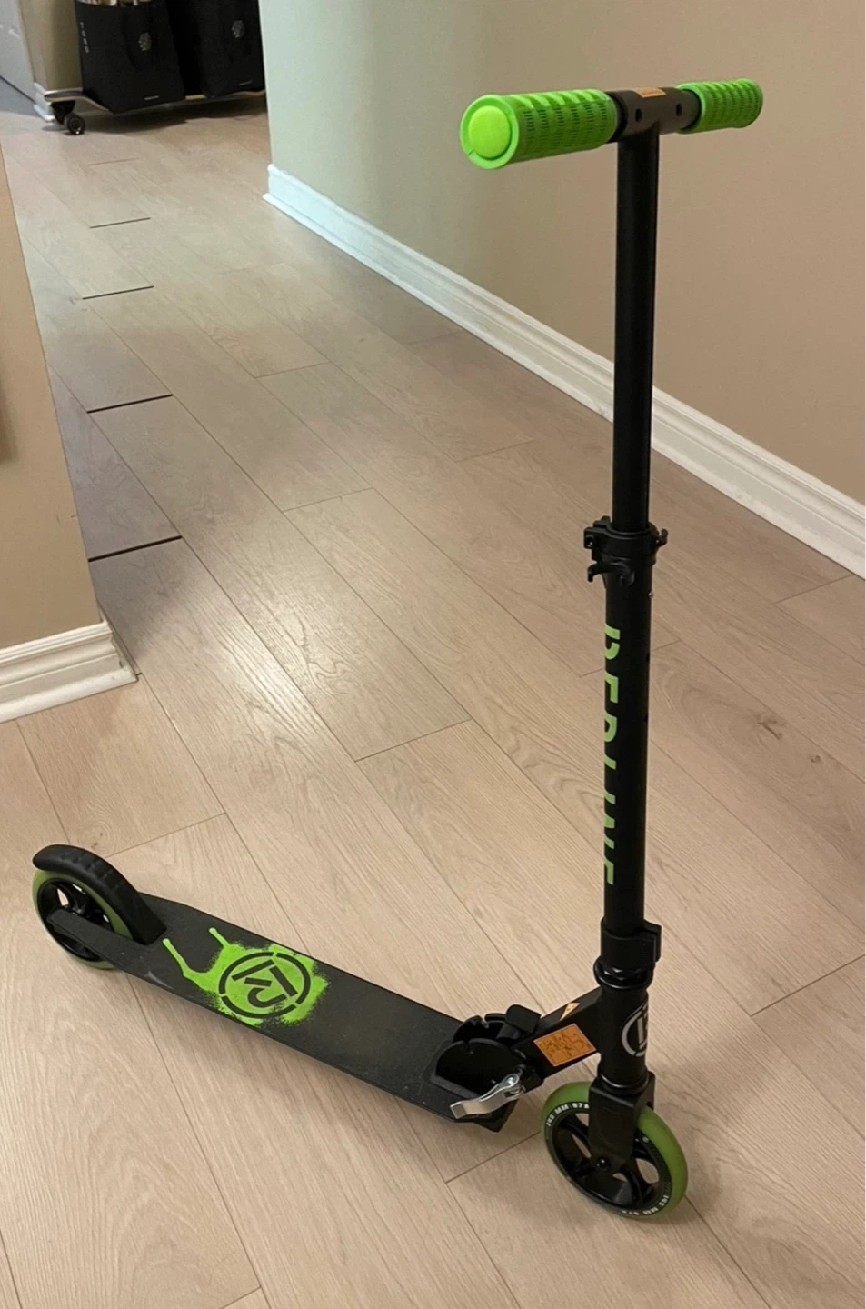 REDLINE Sergeant heavy duty kick scooter, All ages