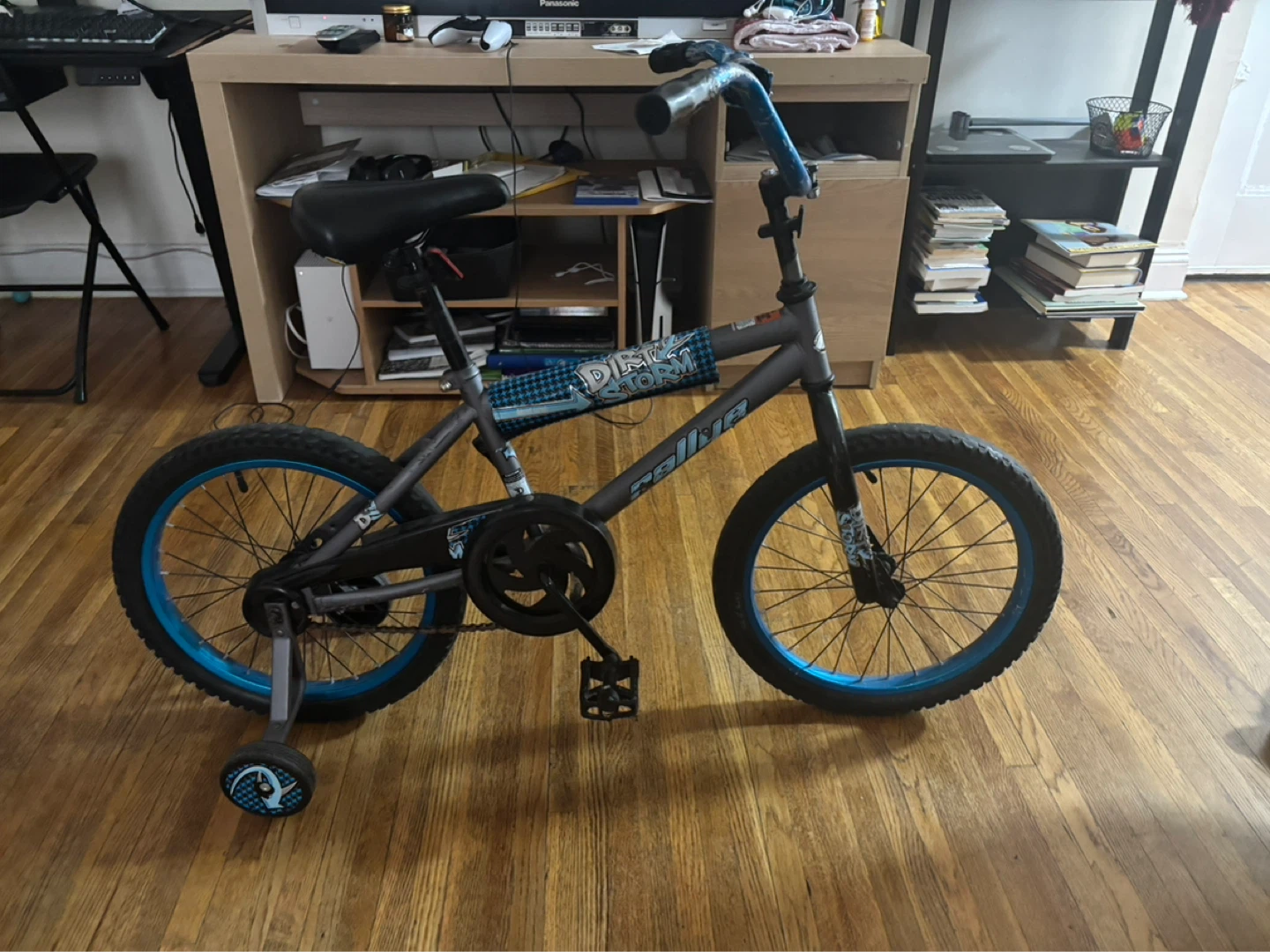 Rally Dirt Bike Bicycle with Training Wheels