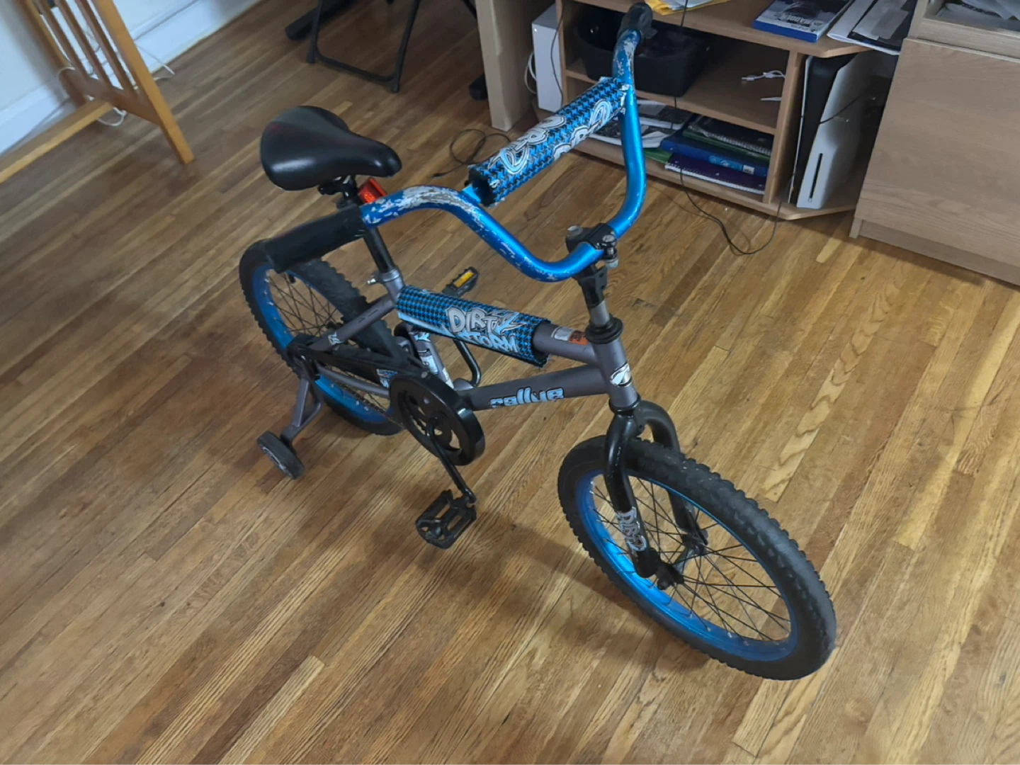 Rally Dirt Bike Bicycle with Training Wheels - photo 5