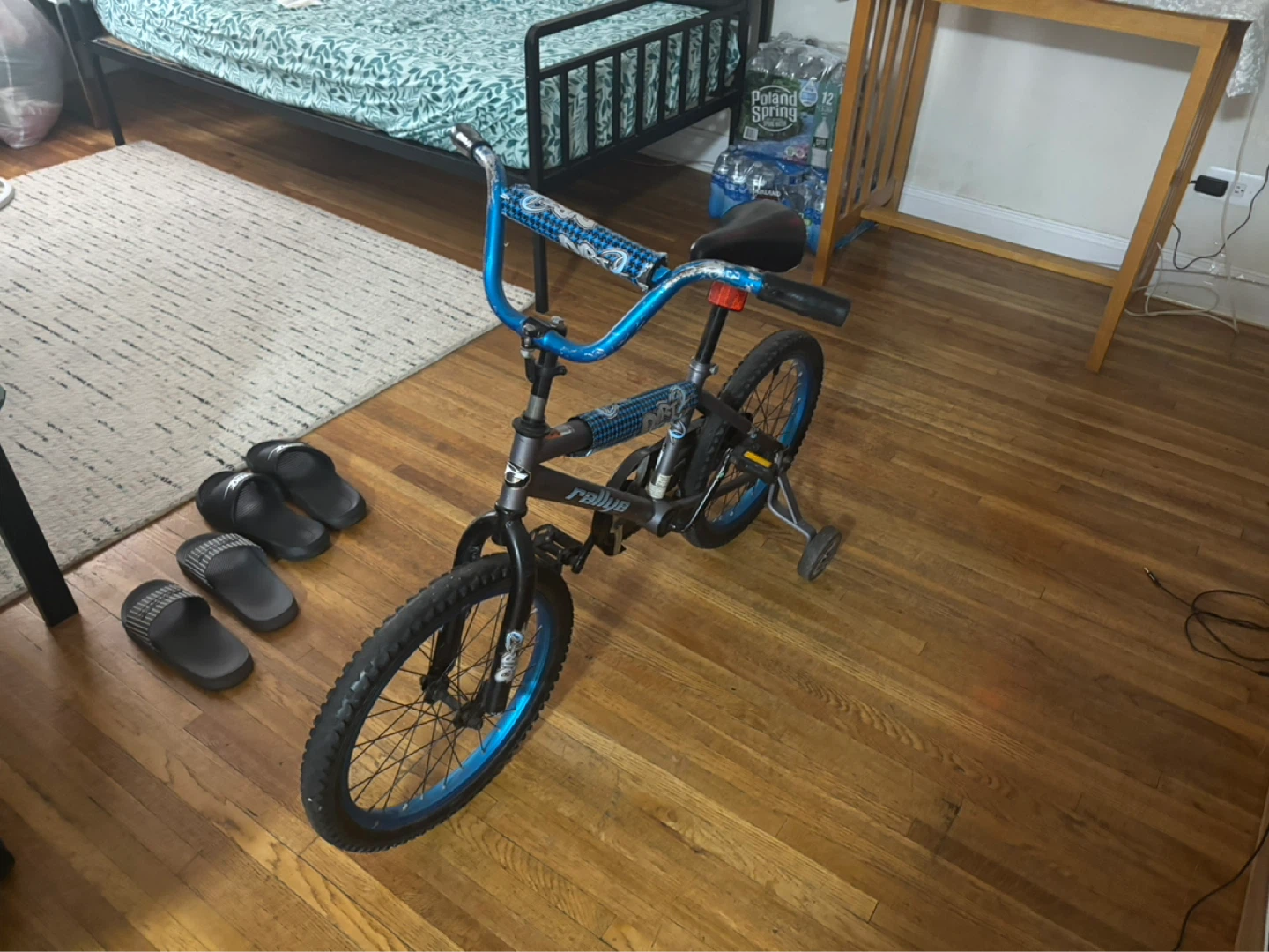 Rally Dirt Bike Bicycle with Training Wheels - photo 2