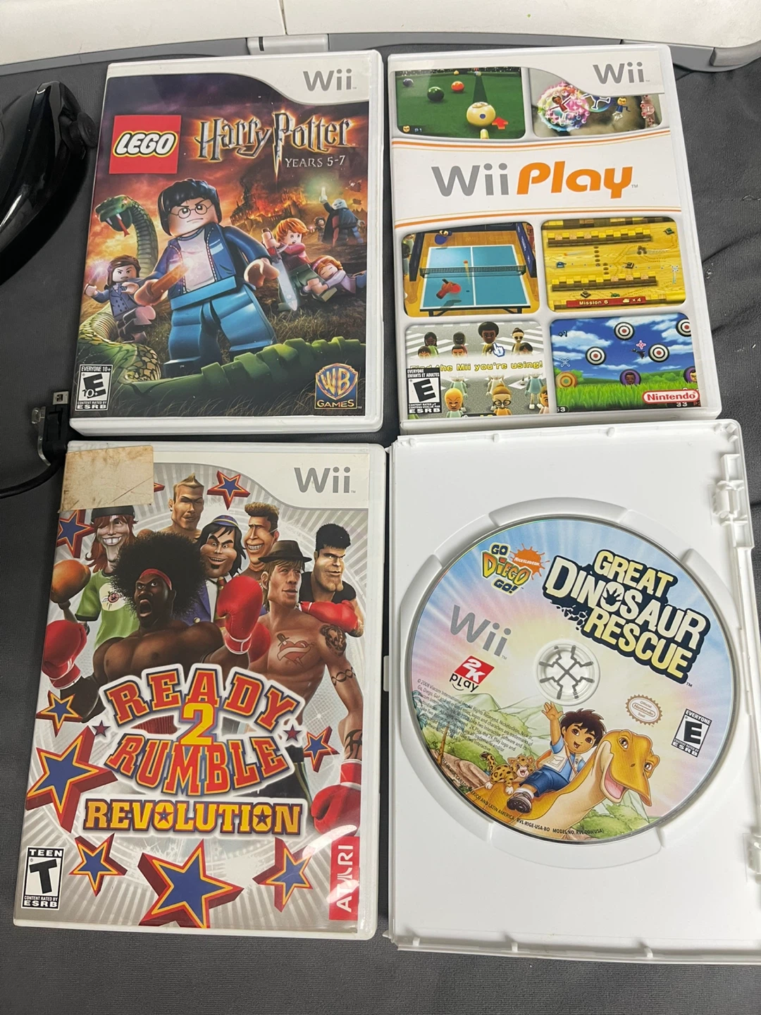 Nintendo Wii Console Bundle with Games and Accessories - photo 2