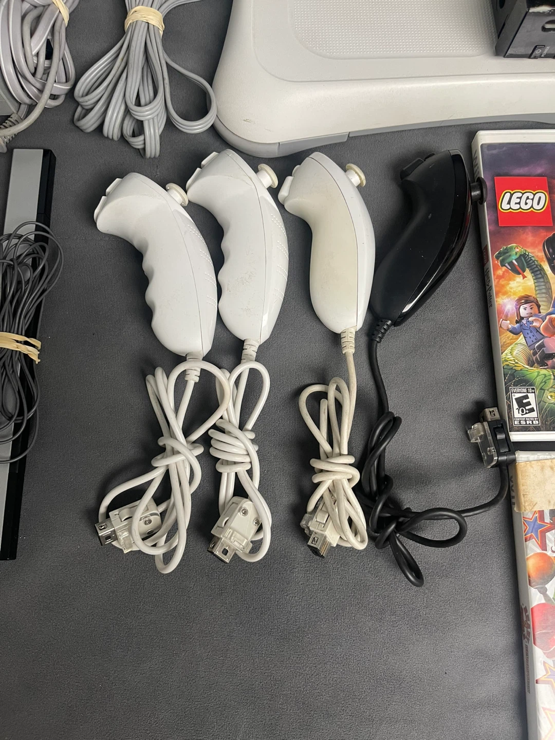 Nintendo Wii Console Bundle with Games and Accessories - photo 3